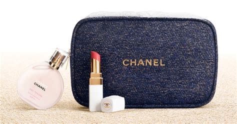 chanel クリスマスコフレ ポーチ|【シャネル×クリスマスコフレ2024】ポーチ付きのメイクセット .